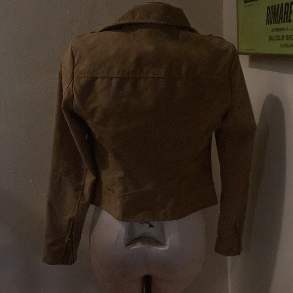 Anna - Picture 5 of 5